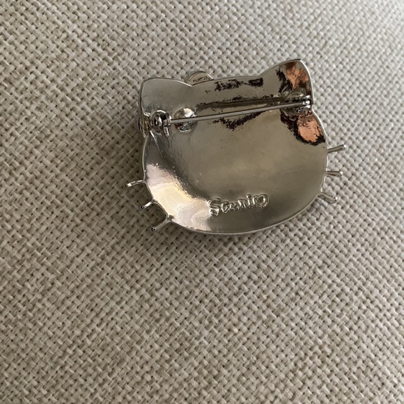 Hello kitty Brooch - Picture 3 of 9